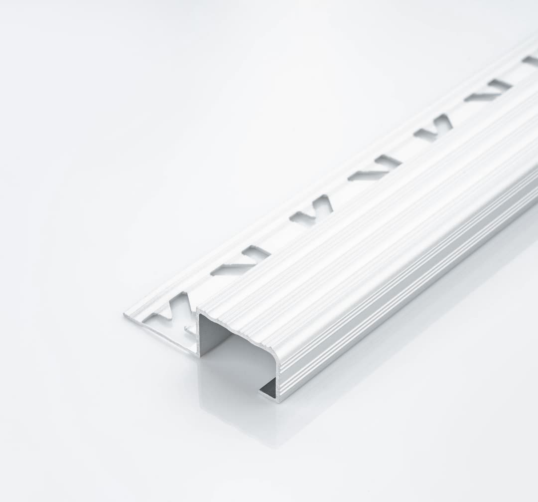 PERFIL ALUM. PROT.ESC. 10,5x20mm x 2,5 Mt CR. MATE "KLOSS" (5)
